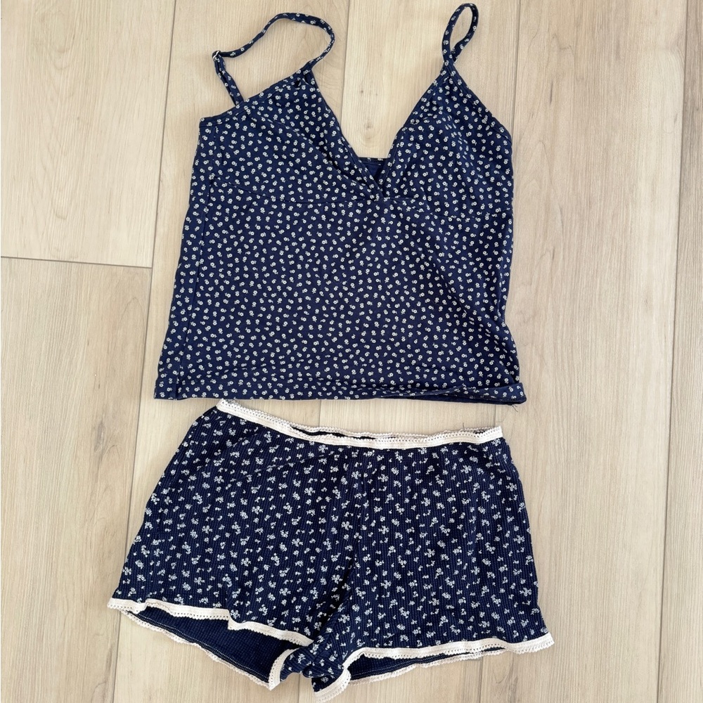 BRANDY MELVILLE PAJAMA SET RIBBED BLUE FLORAL